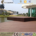 Chine Decking composite en bois creux anti-UV à faible coût extérieur